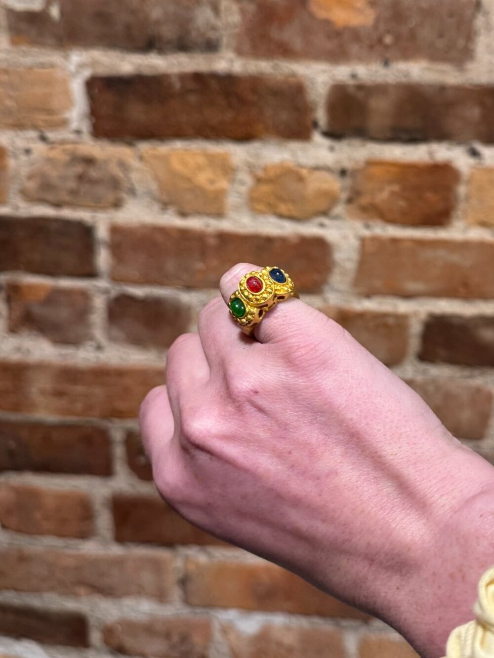 VINTAGE TRI STONE RING